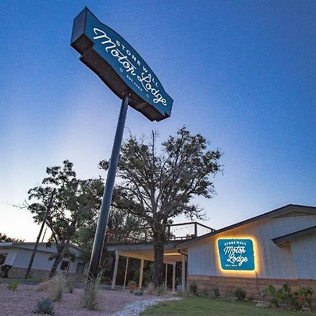 Stonewall Motor Lodge 외부 사진