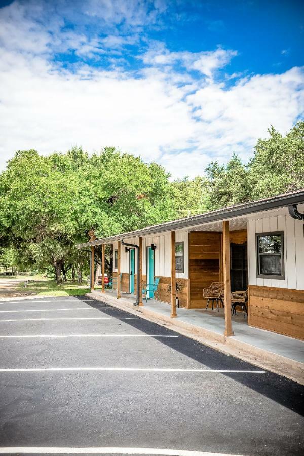 Stonewall Motor Lodge 외부 사진