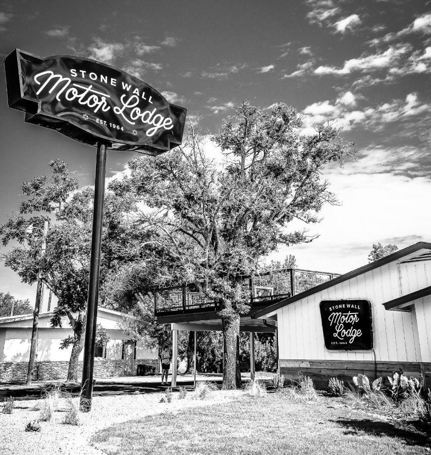 Stonewall Motor Lodge 외부 사진